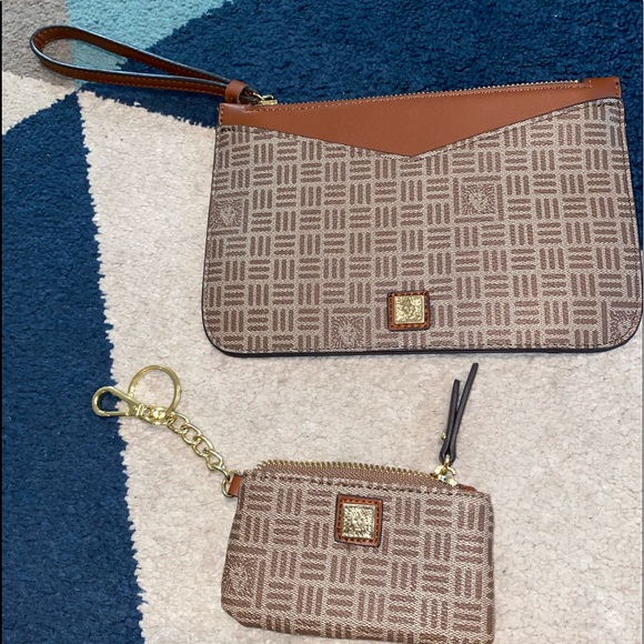 Anne Klein wristlet with coin purse - Picture 2 of 7